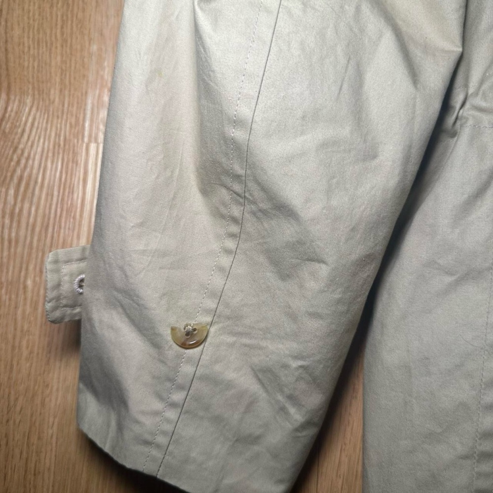 Zip up Burberry trench coat large - Picture 8 of 8